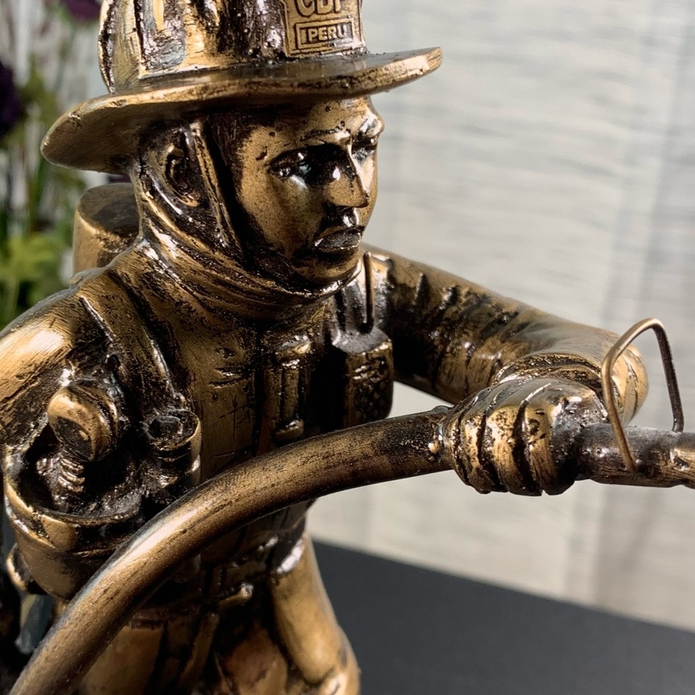 Fire Fighter statue.🪷 - Picture 6 of 13